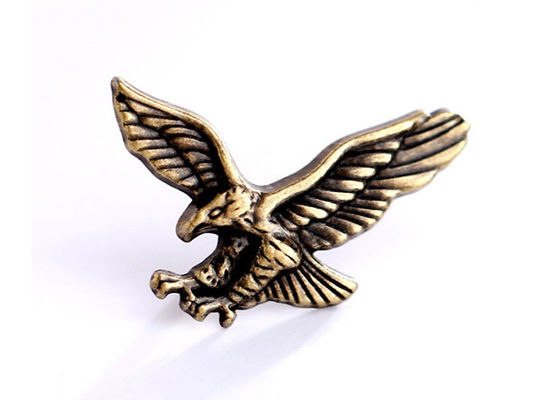 China Flugzeug-Emaille-Stift-Broschentasche Kleidung Lapel-Stift-Knopf-Abzeichen Schmuck Geschenk fournisseur