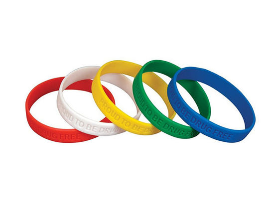 Aktionsgeschenk verstellbare Sport-Armbänder auf Maß billiges Silikon-Armband fournisseur