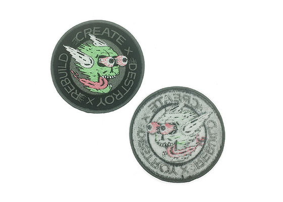 Verknüpfte Grenze Personalisierte Stickplatten Kleiderzubehör fournisseur