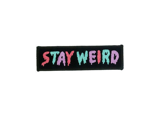 Warmschmelz-Klebstoff-Embroiderte Stoffpatches, langlebige, maßgeschneiderte Patches für Hüte fournisseur