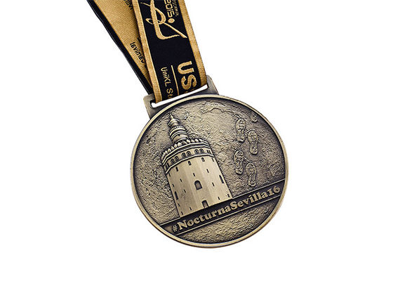 Dauerhaftes Eisenmaterial Fußballball Sportmetallmedaillen zur Werbung fournisseur