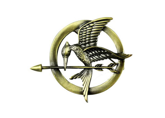 Custom Anime Metall Initial Badge Emaille Lapel Pins Broschen Druckgussverfahren fournisseur