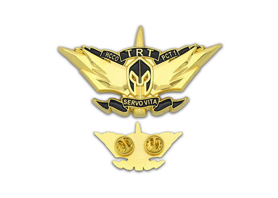 Custom Anime Metall Initial Badge Emaille Lapel Pins Broschen Druckgussverfahren fournisseur