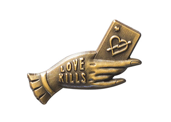 Promotionelle Emaille Lapel Pins Anhänger Handgefertigte Damenbekleidung Rucksack Broschenzubehör fournisseur